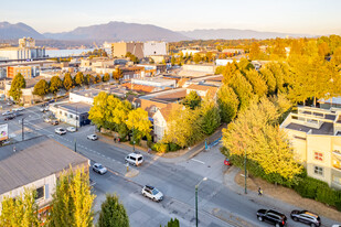 1725 E Pender St in Vancouver, BC - Building Photo - Building Photo