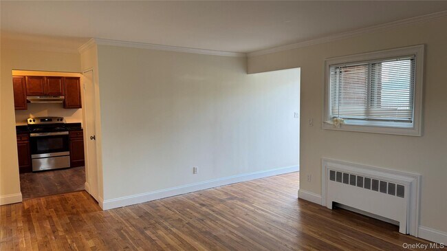 19 Barbara Ct in Sayville, NY - Building Photo - Building Photo