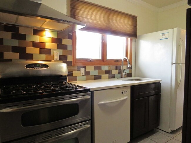 5 Manetto Dr in Plainview, NY - Building Photo - Building Photo