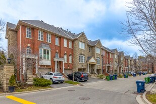 11 Brownstone Ln in Toronto, ON - Building Photo