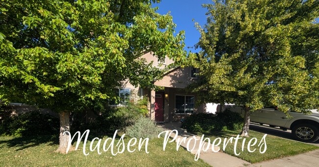 2737 Manning Ave in Chico, CA - Building Photo - Building Photo