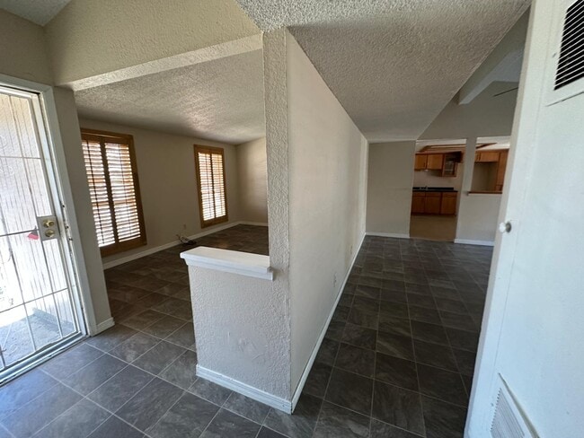 5021 Dearborne Dr in El Paso, TX - Building Photo - Building Photo