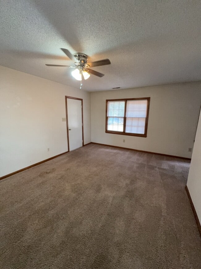 176 Waters Rd in Jacksonville, NC - Building Photo - Building Photo