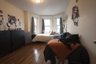 1868 Commonwealth Ave in Boston, MA - Building Photo