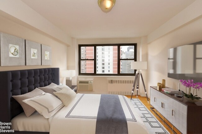 250 E 39th St, Unit 14B in New York, NY - Building Photo - Building Photo