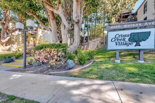 8650 Gulana Ave in Los Angeles, CA - Building Photo