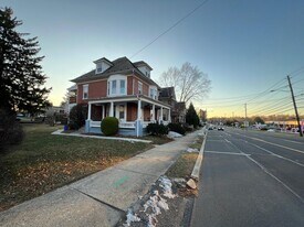 4216 W Penn Ave in Sinking Spring, PA - Building Photo