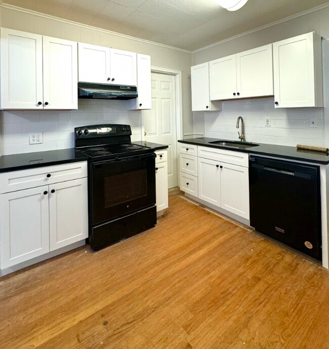 46 Union St in Watertown, MA - Building Photo - Building Photo