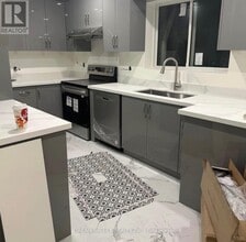 12 Chandler Dr in Toronto, ON - Building Photo - Building Photo