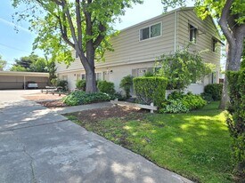 834 Opal Dr in San Jose, CA - Building Photo