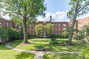Clifton Cove in Lakewood, OH - Building Photo