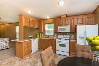 Rambush Estates in Burnsville, MN - Foto de edificio - Building Photo