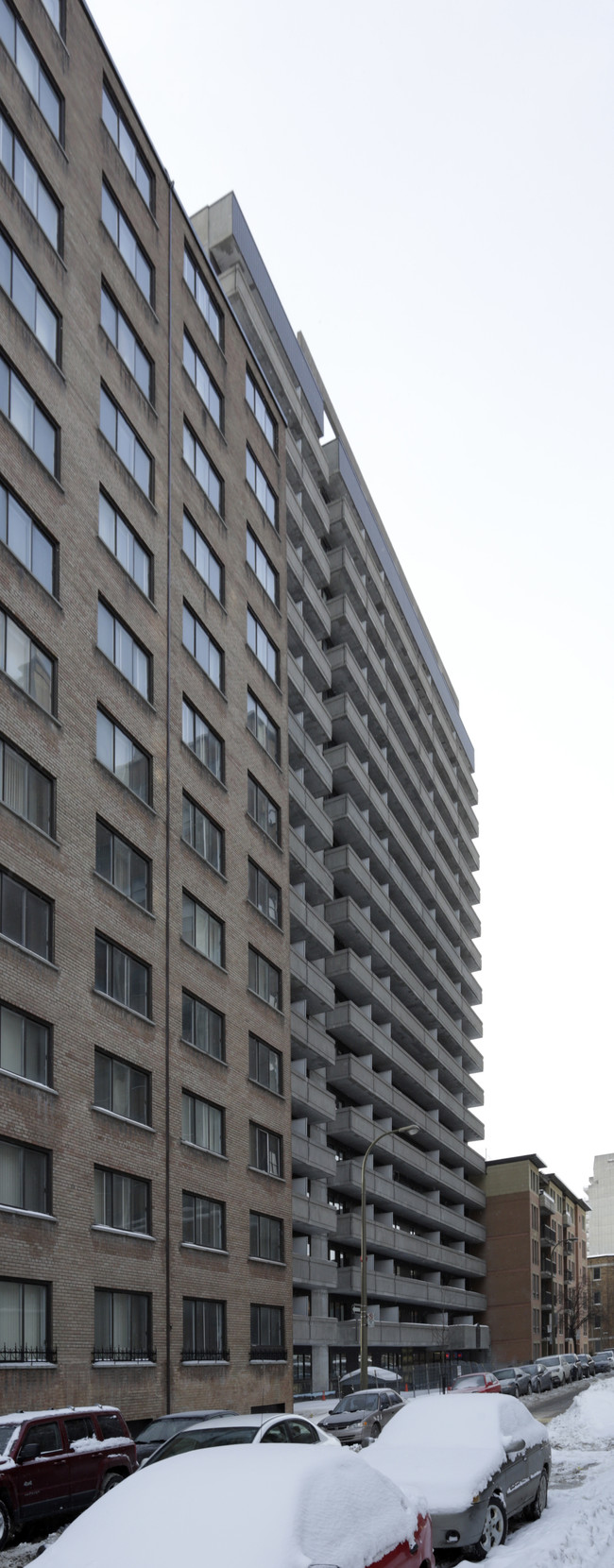 Chateau Lincoln in Montréal, QC - Building Photo - Building Photo