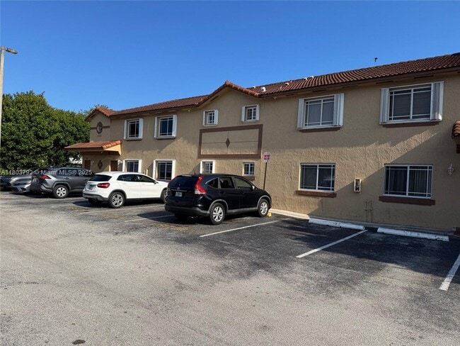 17358 NW 74th Ave in Hialeah, FL - Building Photo - Building Photo