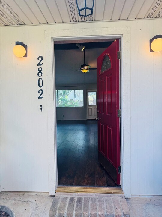 2802 Old Fort Rd in Sugar Land, TX - Building Photo
