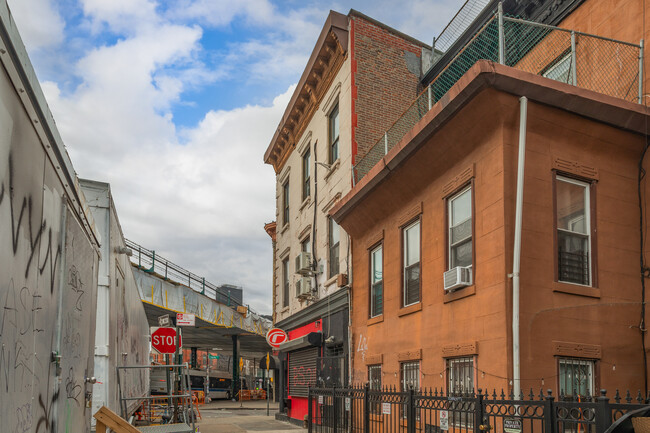 941 Willoughby Ave in Brooklyn, NY - Building Photo - Building Photo