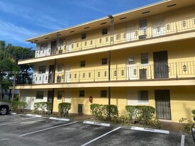 20200 NE 27th Ct in Aventura, FL - Building Photo