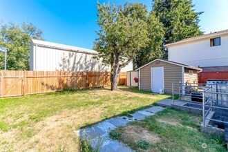 14630 11th Ave SW in Burien, WA - Building Photo - Building Photo