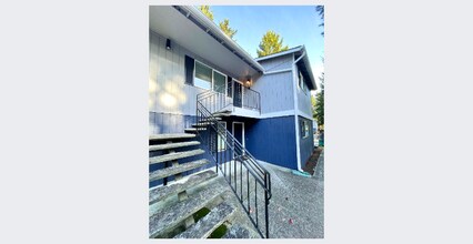 1025 Neil St NE in Olympia, WA - Building Photo - Building Photo