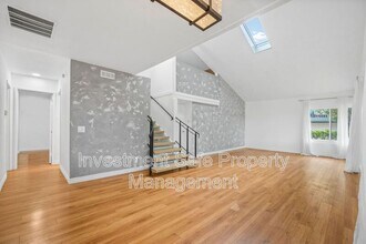 8077 Caminito Mallorca in San Diego, CA - Building Photo - Building Photo