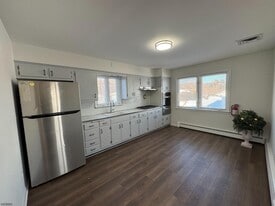 177 Falmouth Ave in Elmwood Park, NJ - Building Photo