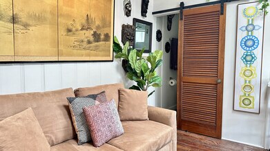 4752 Lotus St in San Diego, CA - Foto de edificio - Building Photo