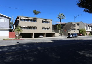 4401 W Verdugo Ave in Burbank, CA - Building Photo - Building Photo