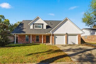 2518 Henderson Ln in Deer Park, TX - Building Photo