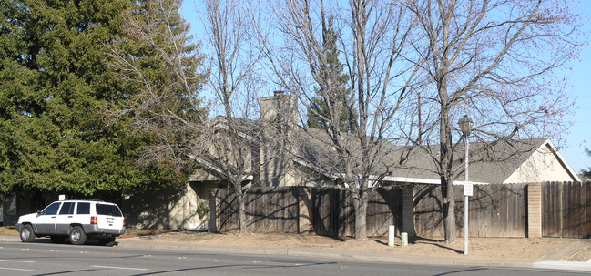 5528 E Driftwood Ct in Rocklin, CA - Building Photo - Building Photo