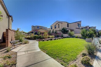 15 Santo Mio Ct in Henderson, NV - Foto de edificio - Building Photo