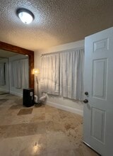 22837 Vose St in West Hills, CA - Foto de edificio - Building Photo