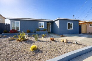 5266 Tipton St in San Diego, CA - Building Photo