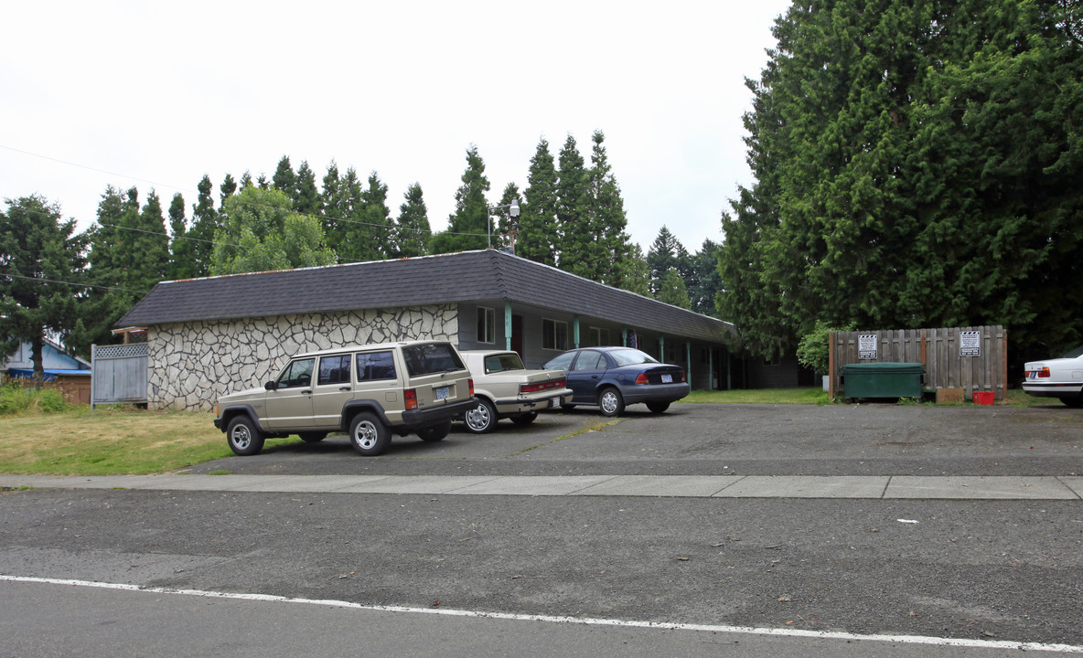 540 SE 212th Ave in Gresham, OR - Building Photo