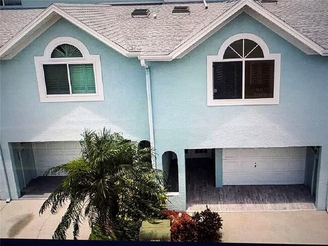 629 Garland Cir in Indian Rocks Beach, FL - Building Photo - Building Photo