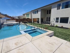 5033 Glacier Peak Dr in El Dorado Hills, CA - Building Photo - Building Photo