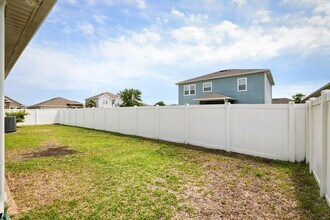 1384 Kendall Dr in Jacksonville, FL - Building Photo - Building Photo
