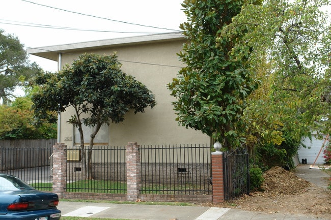 2328 7th St in Berkeley, CA - Foto de edificio - Building Photo