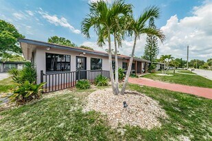 410 S Aurora Ave in Clearwater, FL - Building Photo