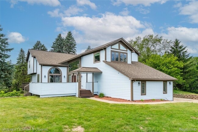 property at 1083 N Livernois Rd