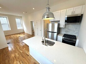 1325 W 18th St in Chicago, IL - Building Photo