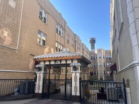 2146 Gunderson Ave in Berwyn, IL - Building Photo