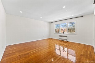 61-50 219th St in Queens, NY - Building Photo