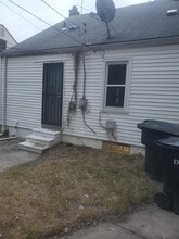 18530 Plainview Ave in Detroit, MI - Building Photo - Building Photo
