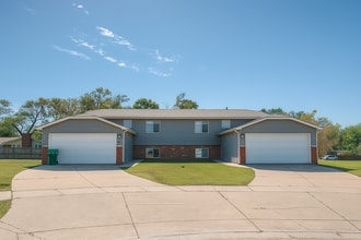 Parkview Townhomes in Wichita, KS - Building Photo - Building Photo