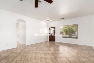 14601 W Port Royale Ln in Surprise, AZ - Building Photo - Building Photo
