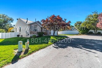 1297 Glencoe Dr in Taylorsville, UT - Building Photo - Building Photo