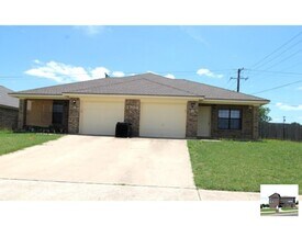 3708 Littleleaf Dr in Killeen, TX - Building Photo