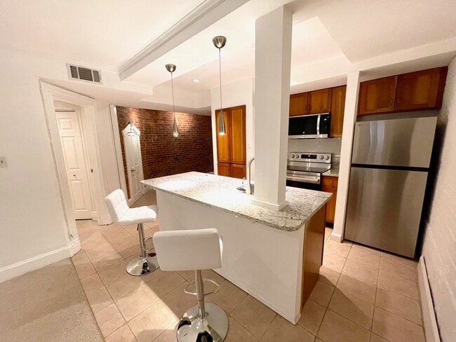 1702 P St NW, Unit B