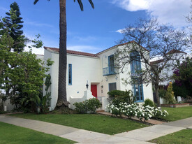 1104 S Hayworth Ave in Los Angeles, CA - Building Photo