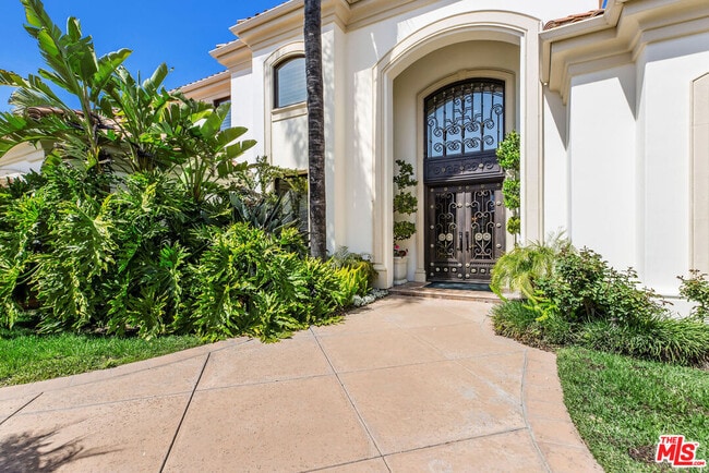 5418 Amber Cir in Calabasas, CA - Building Photo - Building Photo